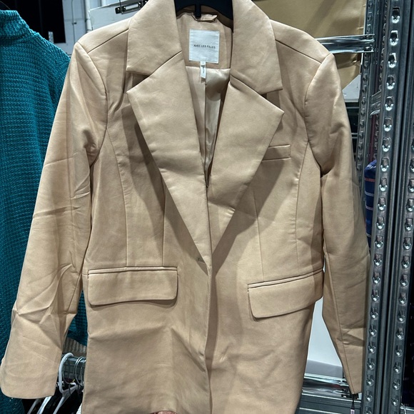 WT Avec Les Filles
Women's Faux-Leather Fitted Blazer XL - Picture 2 of 4